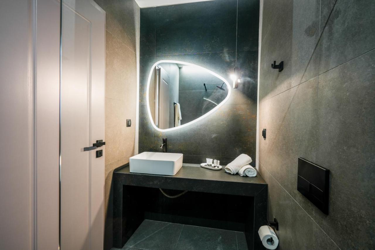 Casa Divinus Suites Атина Екстериор снимка