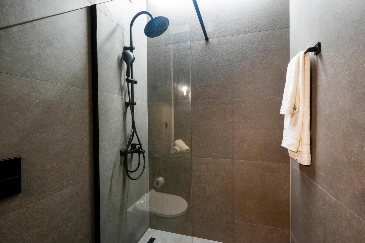 Casa Divinus Suites Атина Екстериор снимка