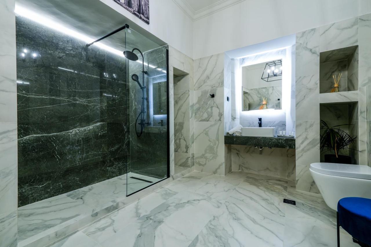 Casa Divinus Suites Атина Екстериор снимка