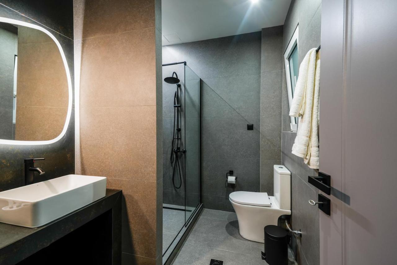Casa Divinus Suites Атина Екстериор снимка