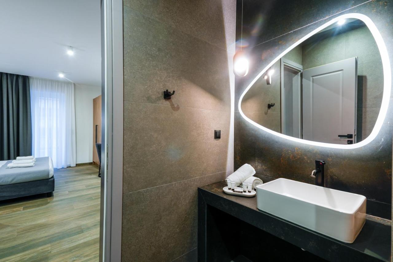 Casa Divinus Suites Атина Екстериор снимка