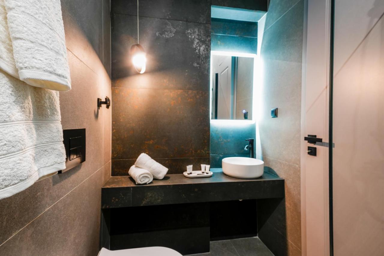 Casa Divinus Suites Атина Екстериор снимка