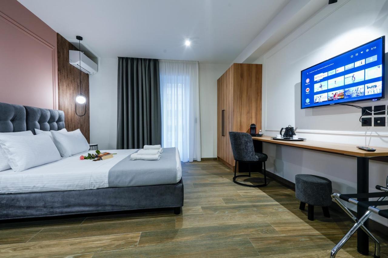 Casa Divinus Suites Атина Екстериор снимка