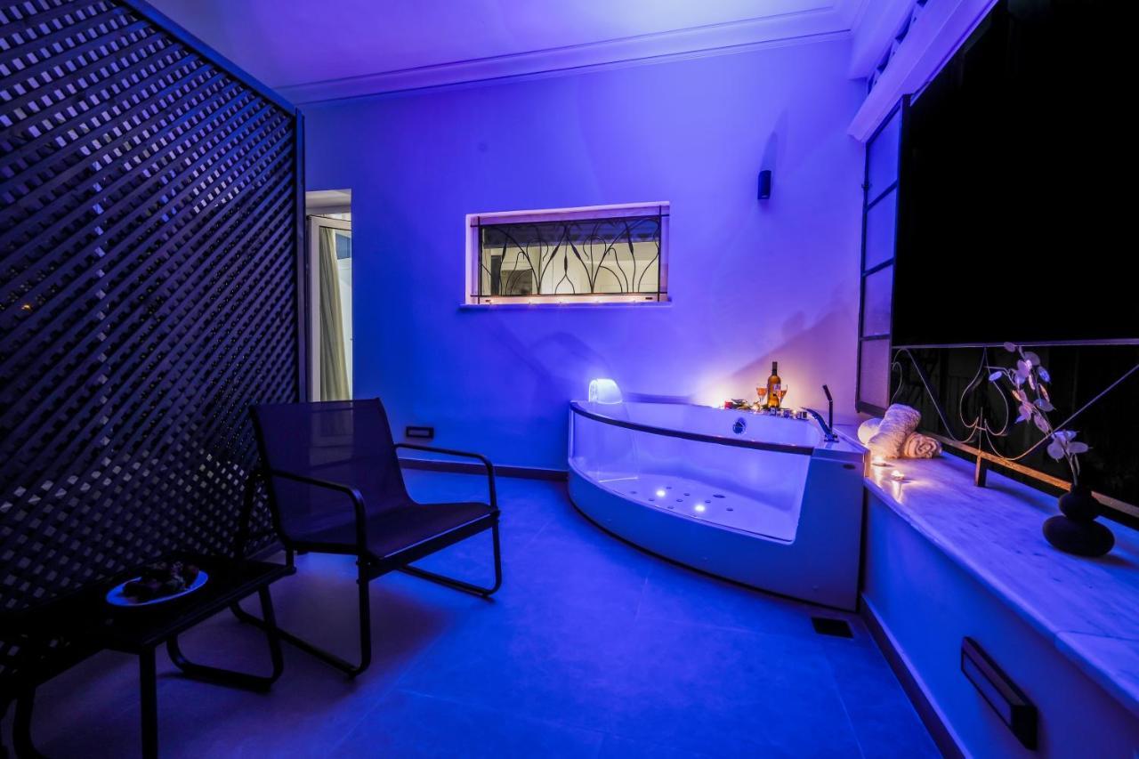 Casa Divinus Suites Атина Екстериор снимка